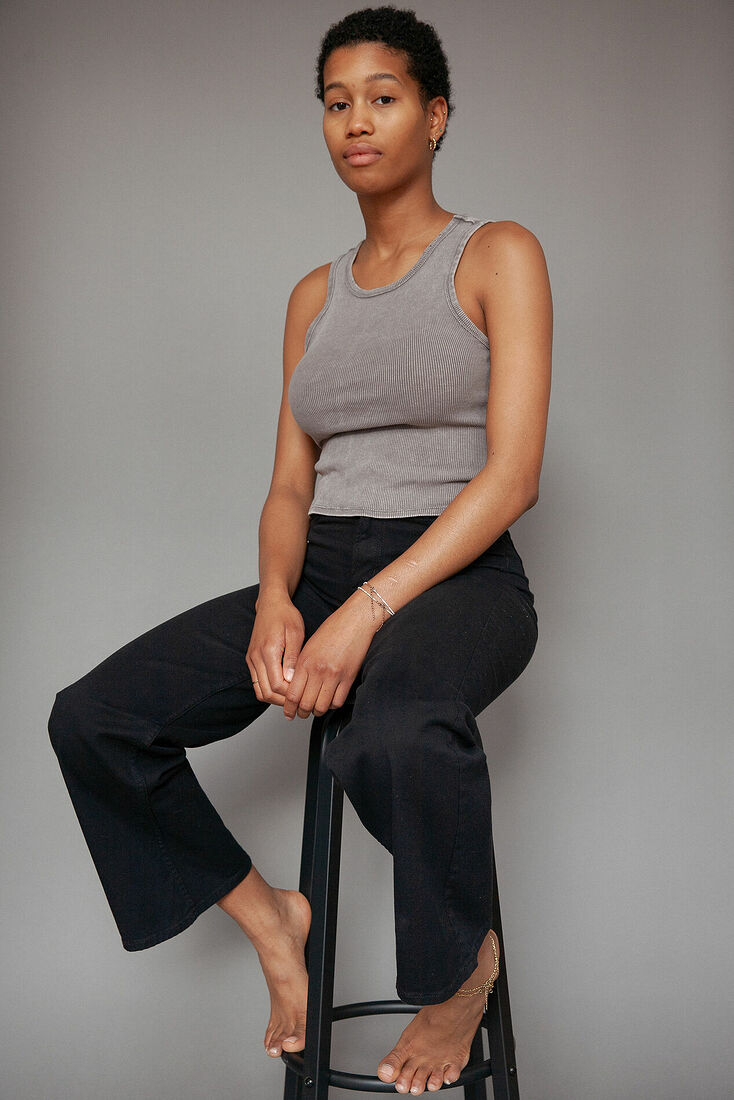 Natasha Goly Photography. studio portrait. Untitled